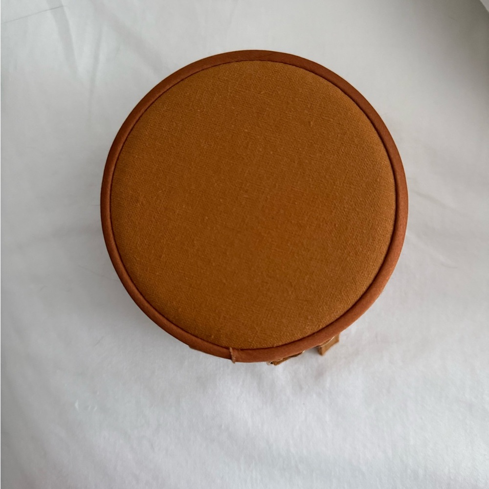 Sézane Round Tan Jewelry Case - Picture 3 of 4